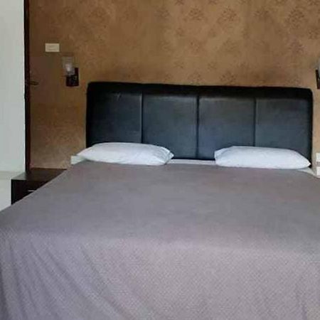 Hotel Reddoorz Near Pantai Panjang Bengkulu 2 Exterior foto