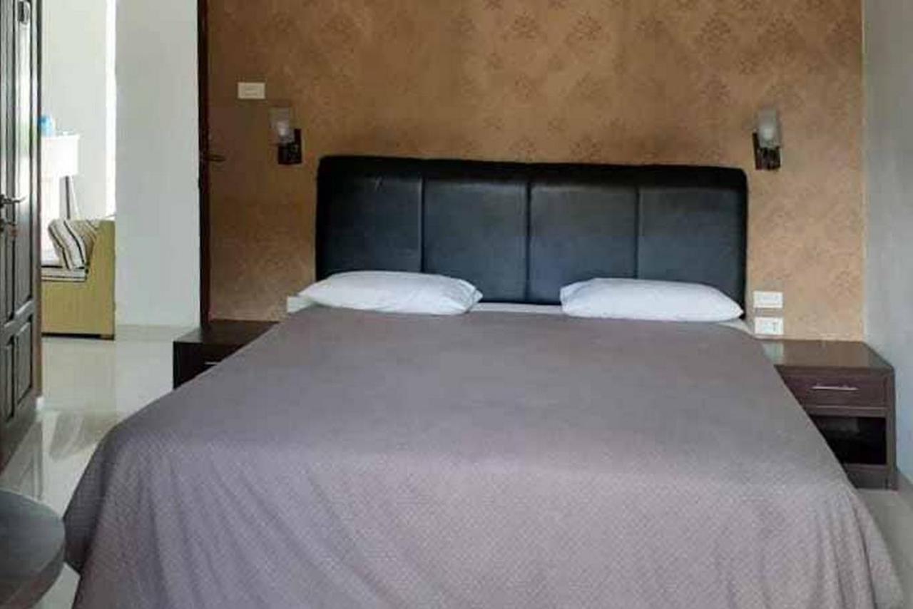 Hotel Reddoorz Near Pantai Panjang Bengkulu 2 Exterior foto